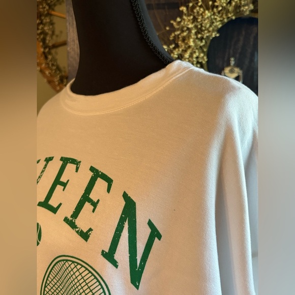 Green Envelope White Crew Neck Sweater Queen of the Court NWT size L SUPER SOFT - Picture 3 of 11